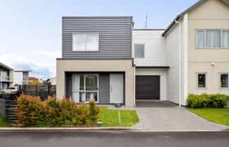 12 Anna Jean Crescent, Flagstaff