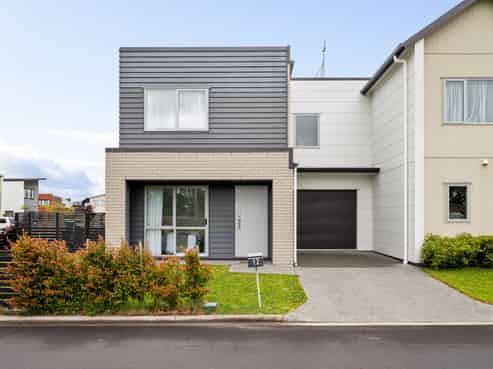 12 Anna Jean Crescent, Flagstaff