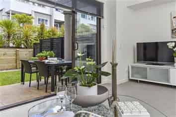 140/140 Gills Road, Albany
