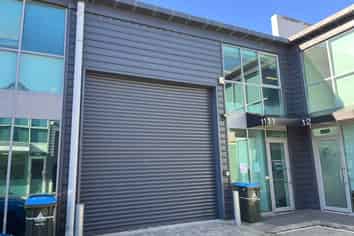 WAREHOUSE / OFFICE WITH ROLLER DOOR
