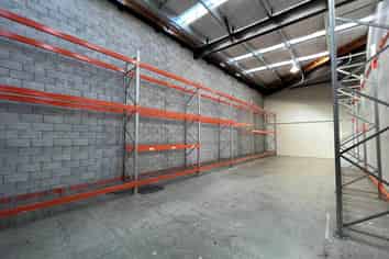 WAREHOUSE / OFFICE WITH ROLLER DOOR
