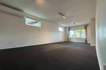 15 Ellesmere Crescent, Pakuranga Heights