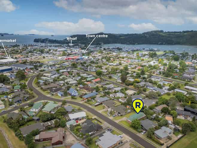 40 Cholmondeley Crescent, Whitianga