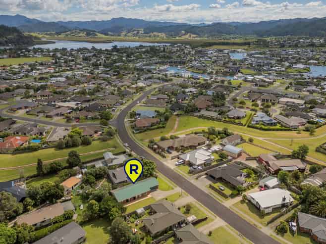 40 Cholmondeley Crescent, Whitianga