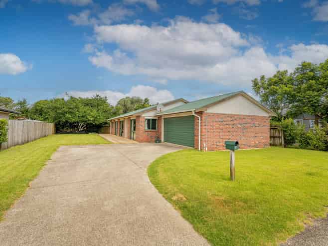 40 Cholmondeley Crescent, Whitianga
