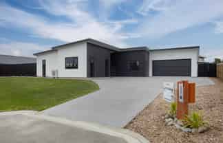 7 Whitehaven Street, Weston