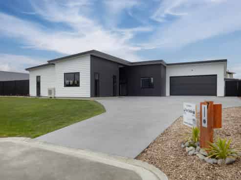 7 Whitehaven Street, Weston