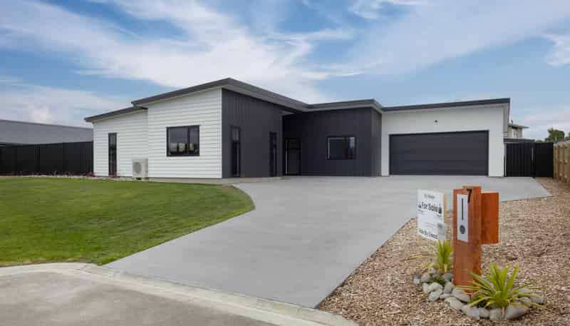 7 Whitehaven Street, Weston