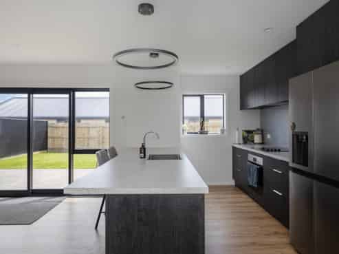 7 Whitehaven Street, Weston