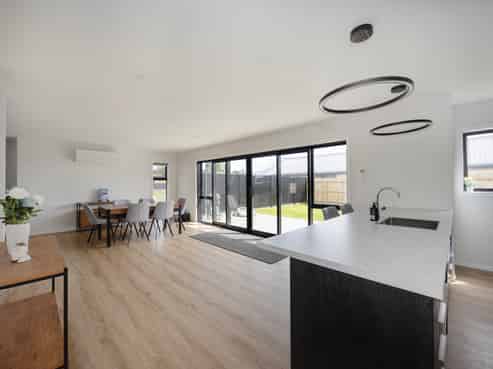 7 Whitehaven Street, Weston