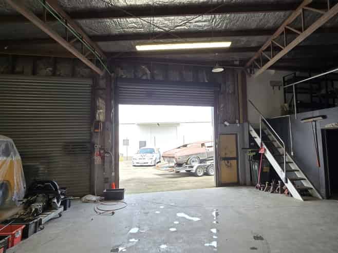 Storage unit/workshop for lease