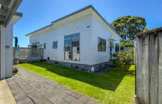 8 Mako Avenue, Whiritoa