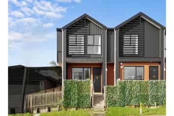 7/233 Great North Road, Henderson