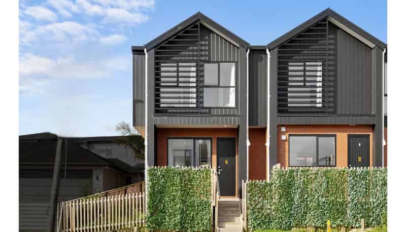 7/233 Great North Road, Henderson