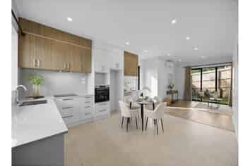7/233 Great North Road, Henderson