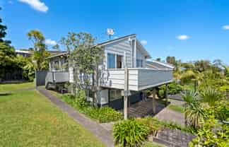 1/6 Oruamo Place, Beach Haven