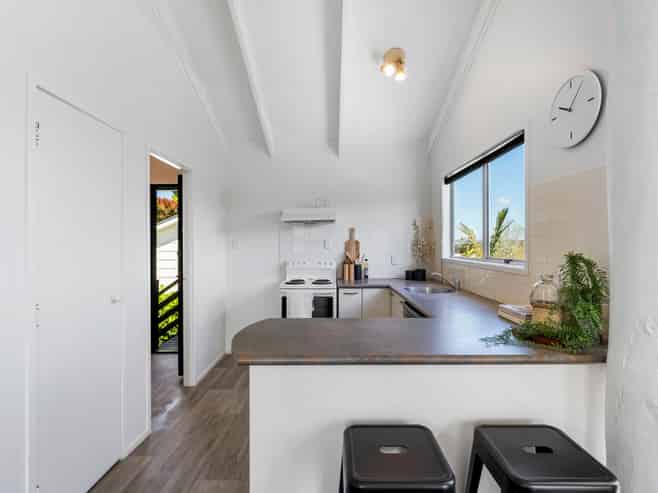 1/6 Oruamo Place, Beach Haven