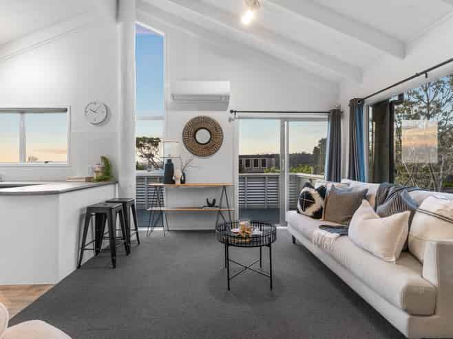 1/6 Oruamo Place, Beach Haven