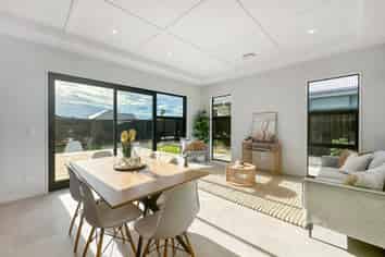 14 Elsie Lange Way, Casebrook