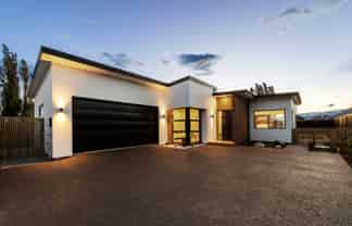 14 Elsie Lange Way, Casebrook