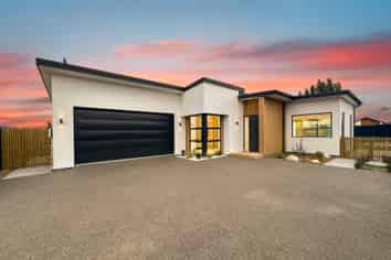 14 Elsie Lange Way, Casebrook