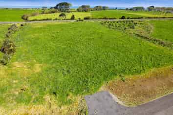 7104 South Road, Warea