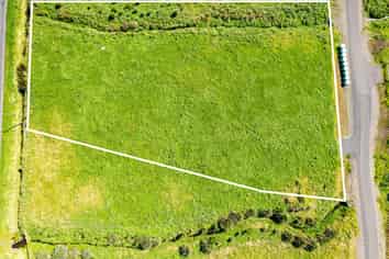 7104 South Road, Warea