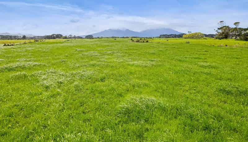 7104 South Road, Warea