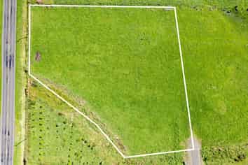 7104 South Road, Warea