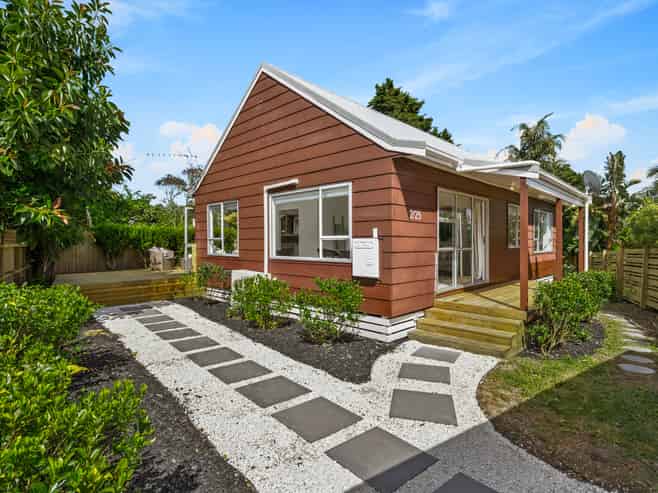 2/25 Lucinda Place, Glen Eden
