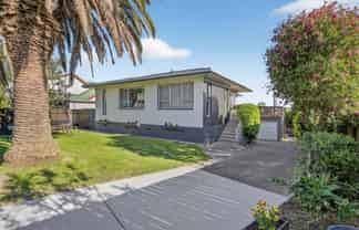 27 Amorino Drive, Red Beach