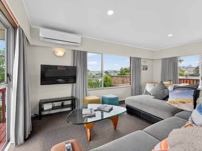 27 Amorino Drive, Red Beach