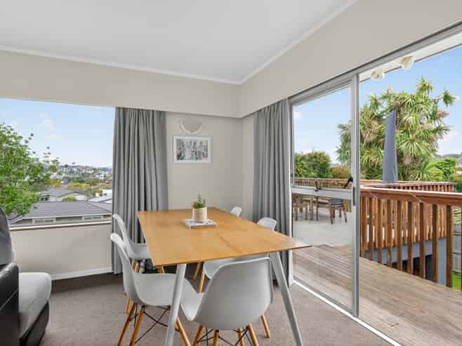 27 Amorino Drive, Red Beach