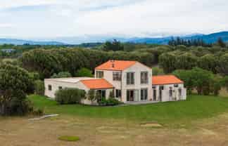 16 Hinepango Drive, Rarangi