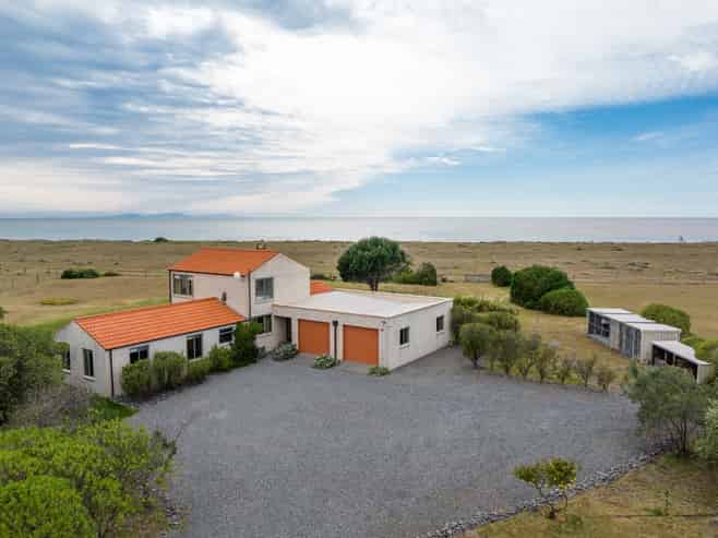 16 Hinepango Drive, Rarangi
