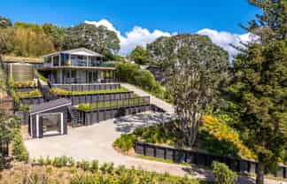 16 Ocean Road, Surfdale