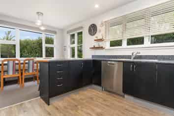 53 Stanbury Avenue, Somerfield