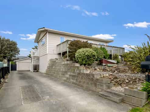 76 Kahukura Avenue, Waitarere Beach