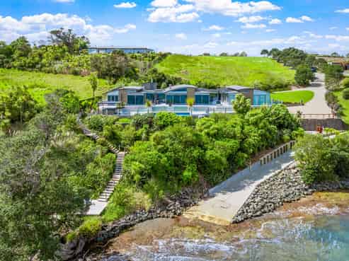 16 Grant Street, Mahurangi East