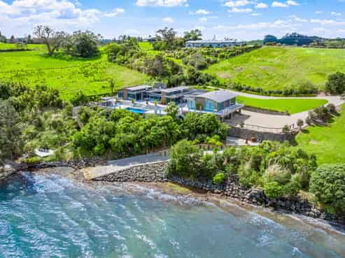 16 Grant Street, Mahurangi East