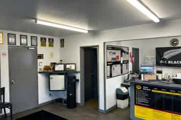 Compact Garage/workshop