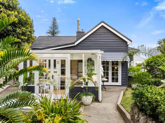 21 Hornsey Road, Bluff Hill