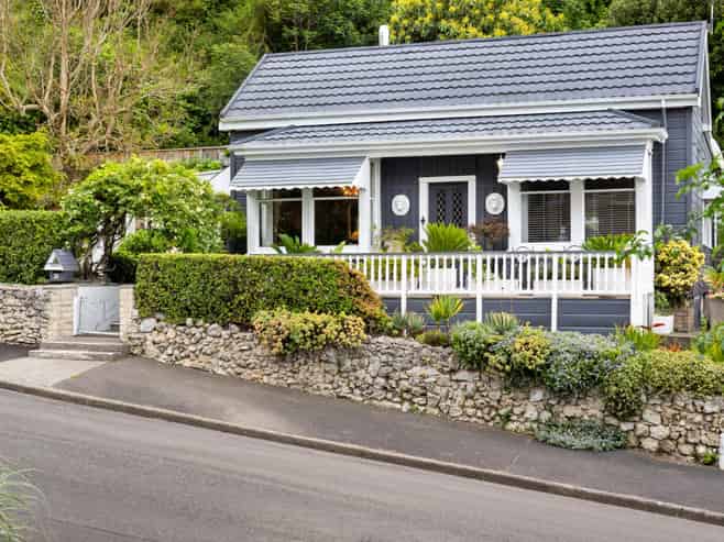 21 Hornsey Road, Bluff Hill