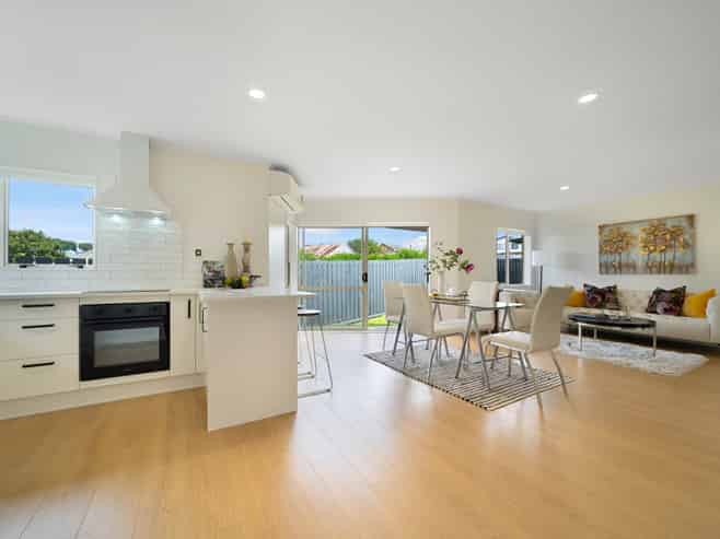 5 Retreat Drive, Mangere