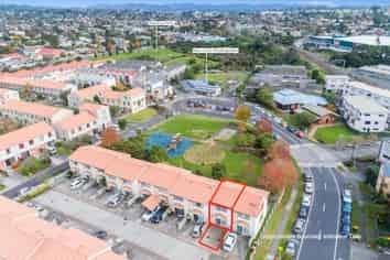 21/3 Ambrico Place, New Lynn