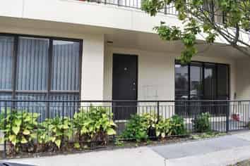 1/1 Wadier Place, Henderson