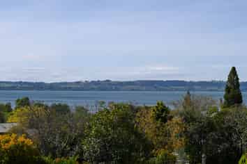 12 Aquarius Drive, Kawaha Point