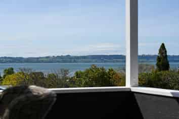 12 Aquarius Drive, Kawaha Point