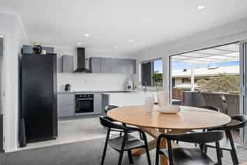 12 Aquarius Drive, Kawaha Point