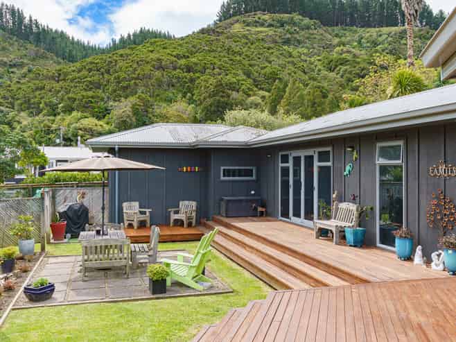4 Nga Manu Place, Napier Port